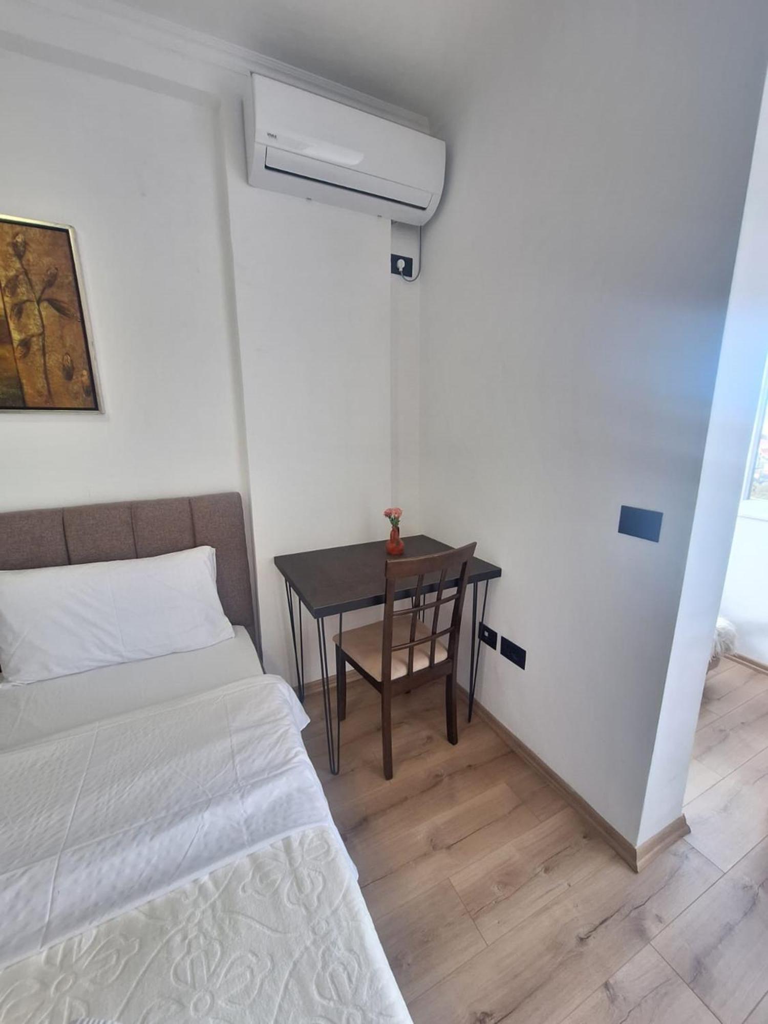 Albania Apartment Near Tirana City Center Double Or Twin Bed Exterior foto