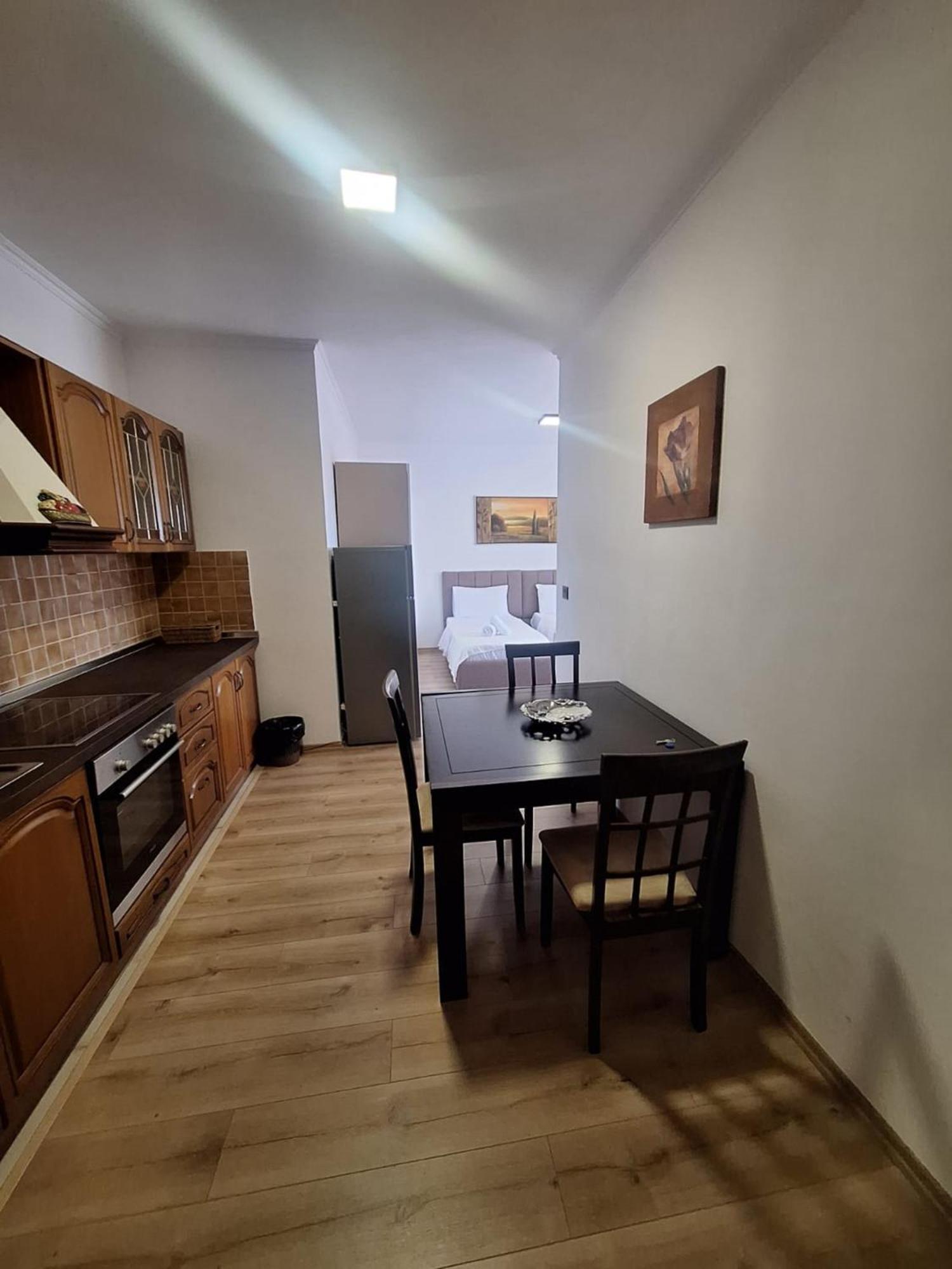 Albania Apartment Near Tirana City Center Double Or Twin Bed Exterior foto